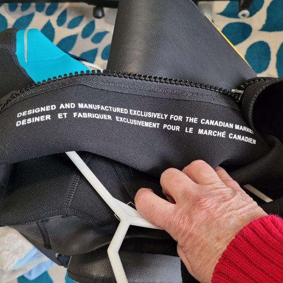 Body Glove women's wet suit, size 7/8 shorts surfing snorkel water sports swim - Picture 11 of 12